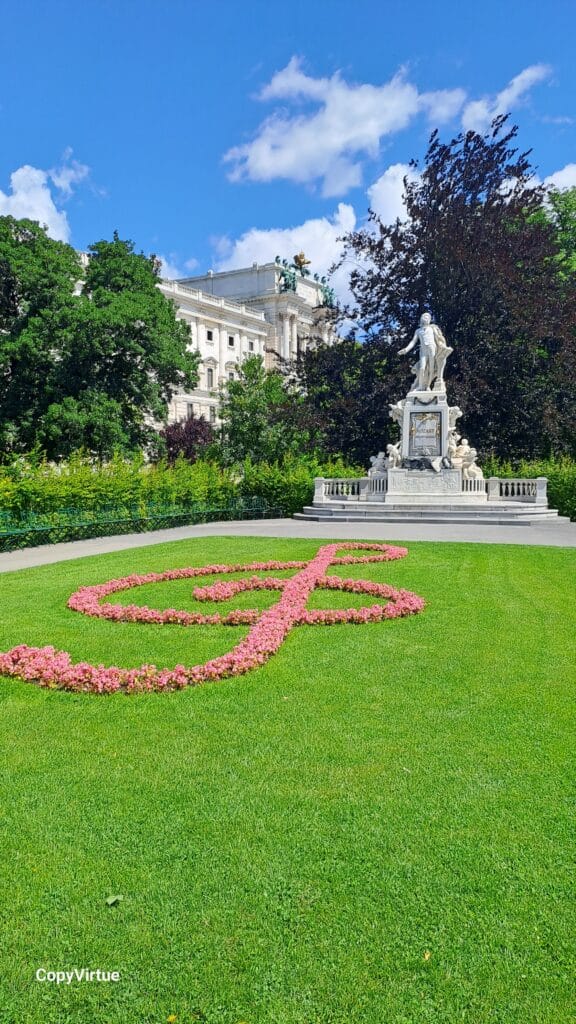 Mozart Statue and a treble clef.
Vienna Startup
